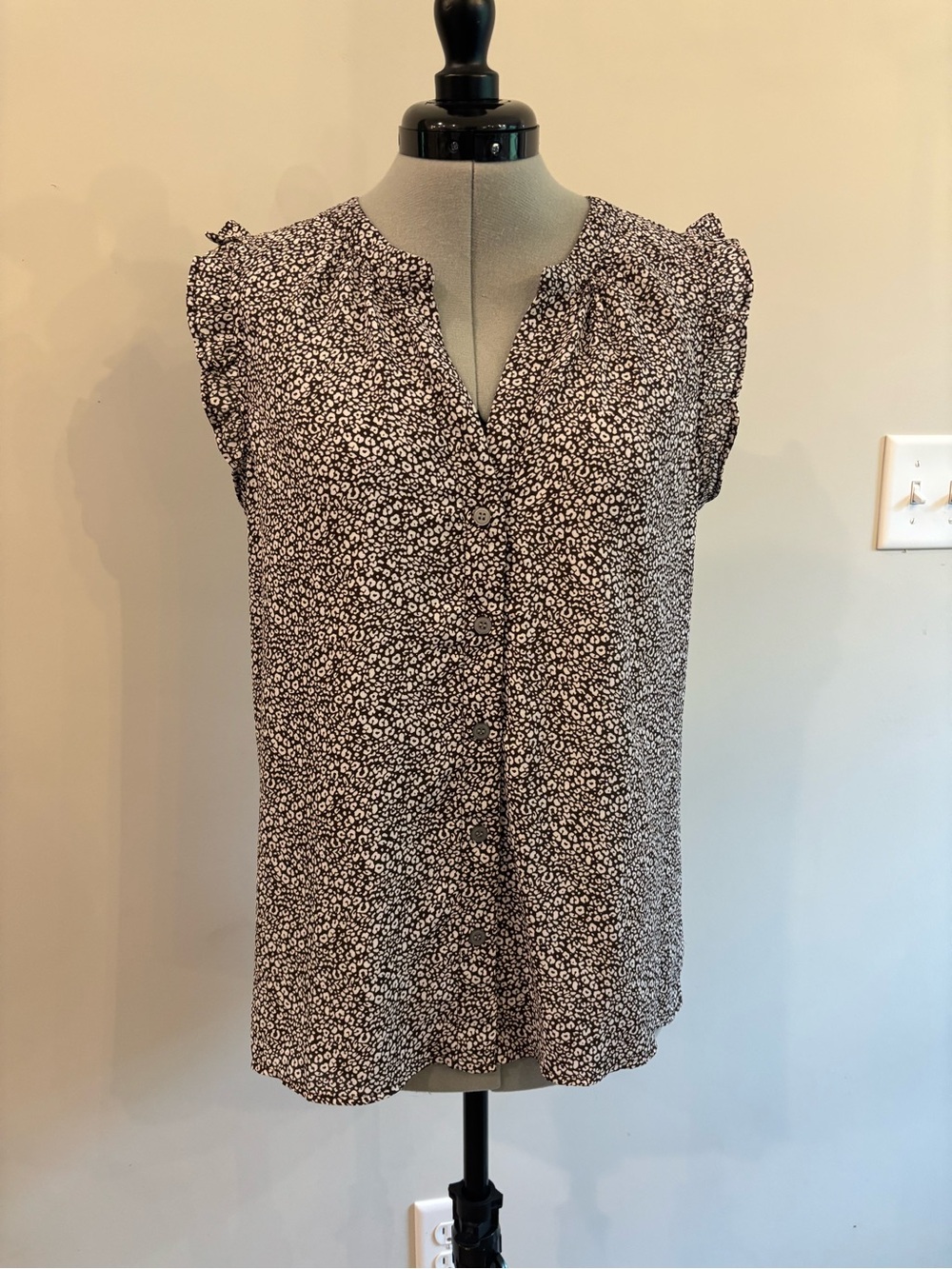 NWT LOFT Brown and White Ditsy Floral Split-Neck Sleeveless Blouse 0169